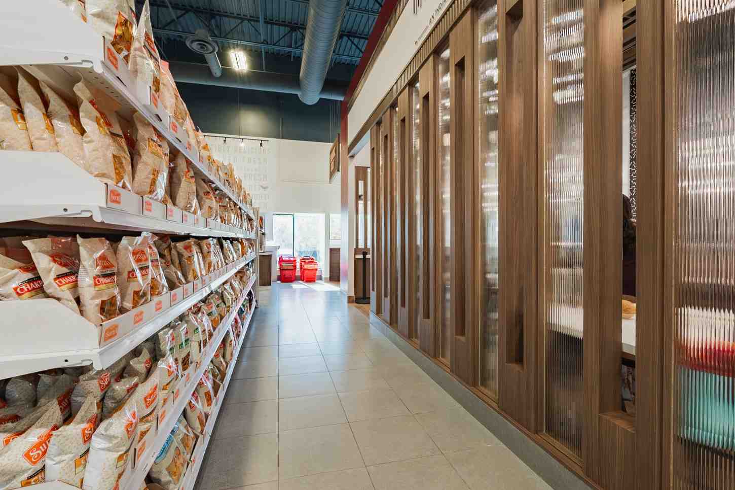 Surati Resteraunt and retail image 4